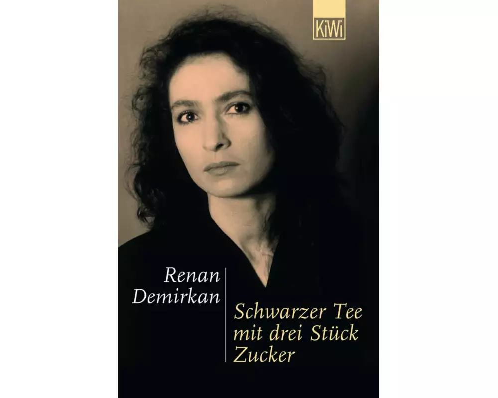 Schwarzer Tee mit drei Stück Zucker