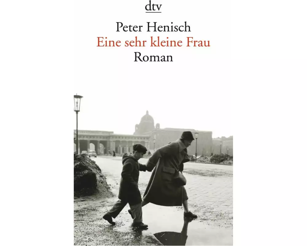 Eine sehr kleine Frau