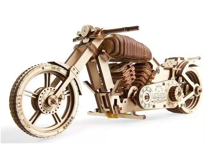 Moto (fr-de-en-pol-es-ukr)