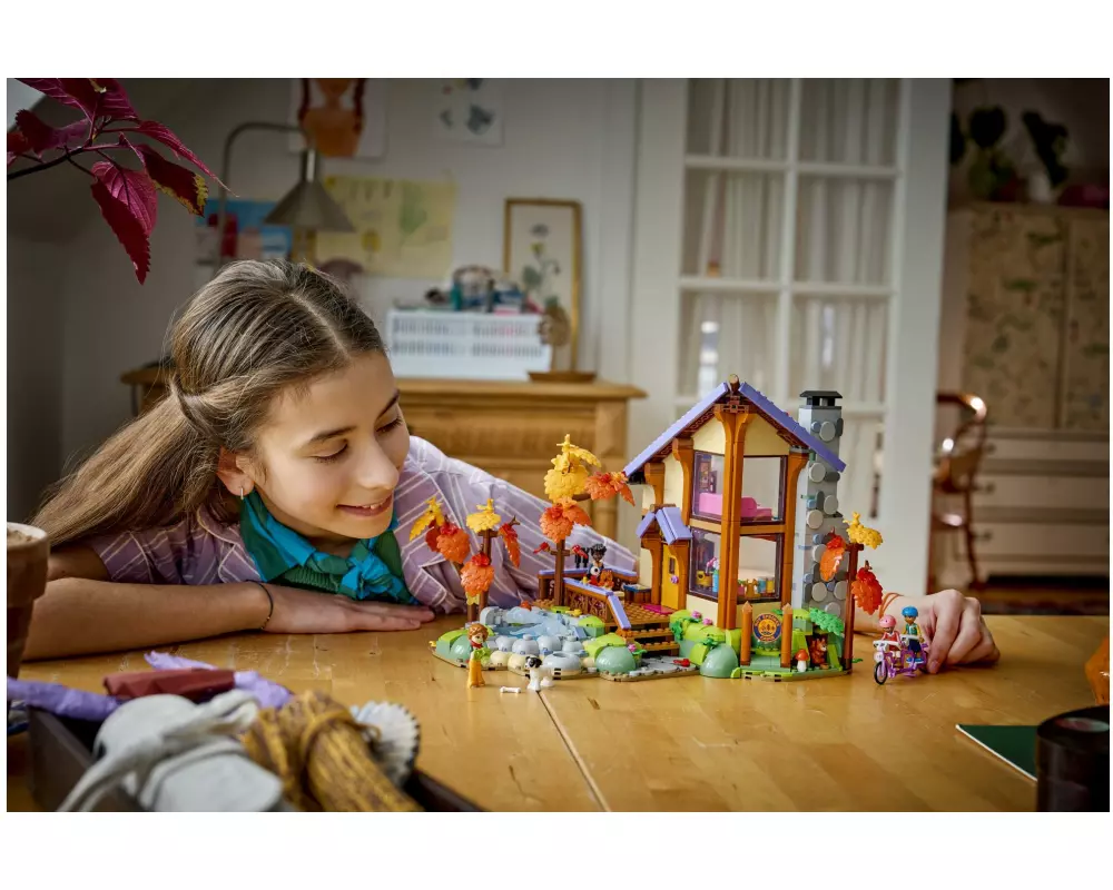 LEGO Friends Gemütliche Hütte im Herbstwald 42705