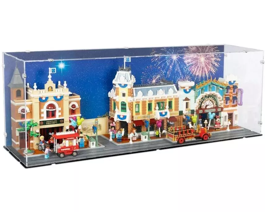 iDisplayit Acryl-Display LEGO 43302 Disney Main Street USA mit Bild