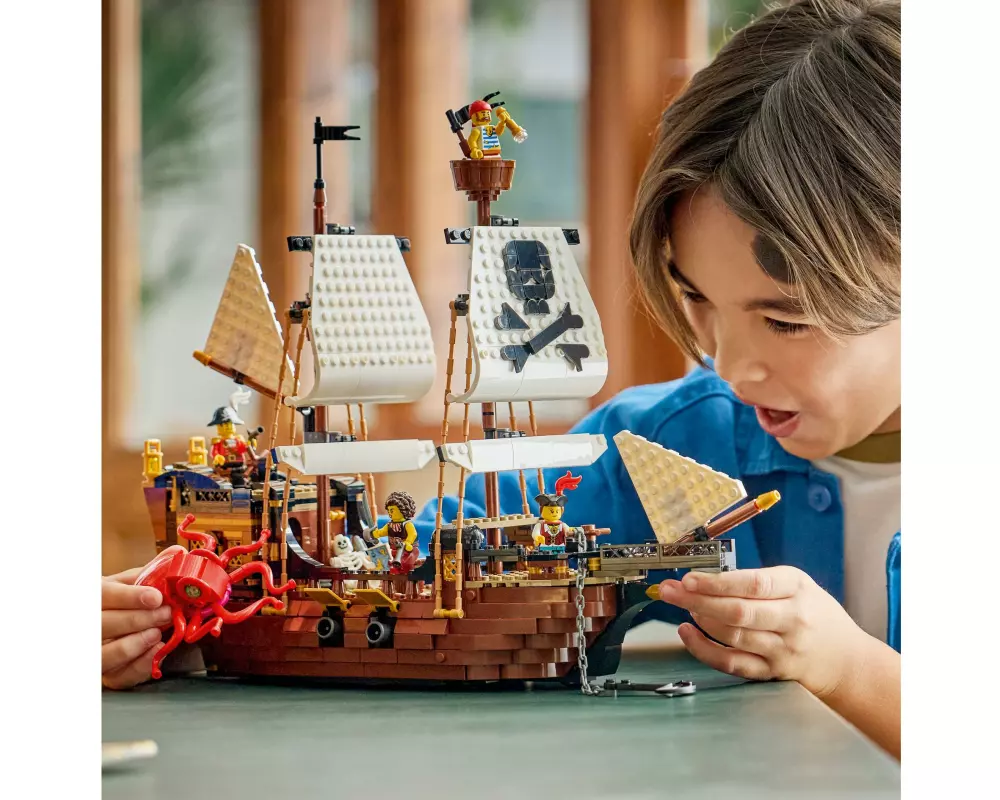 LEGO Creator Legendäres Piratenschiff 31387