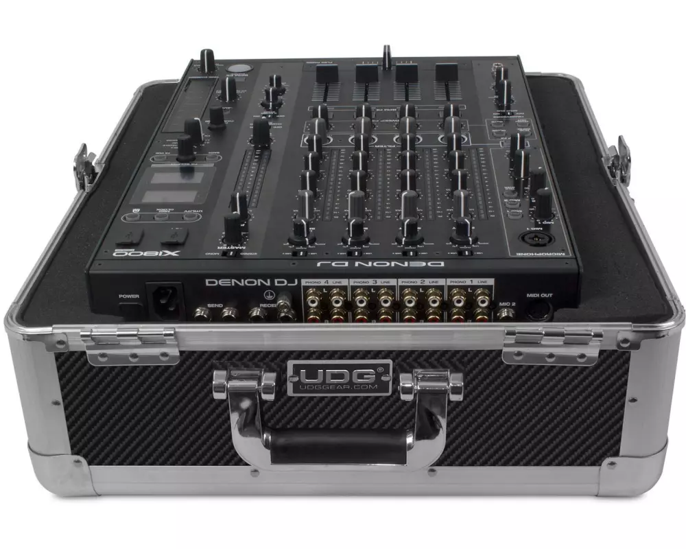 UDG Gear Ultimate Pick Foam Carbon Flight Case Multi Format M
