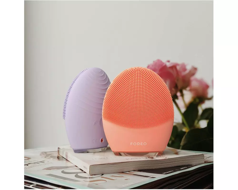 Foreo Gesichtsreinigungsbürste Luna 4 empfindliche Haut Lavendel