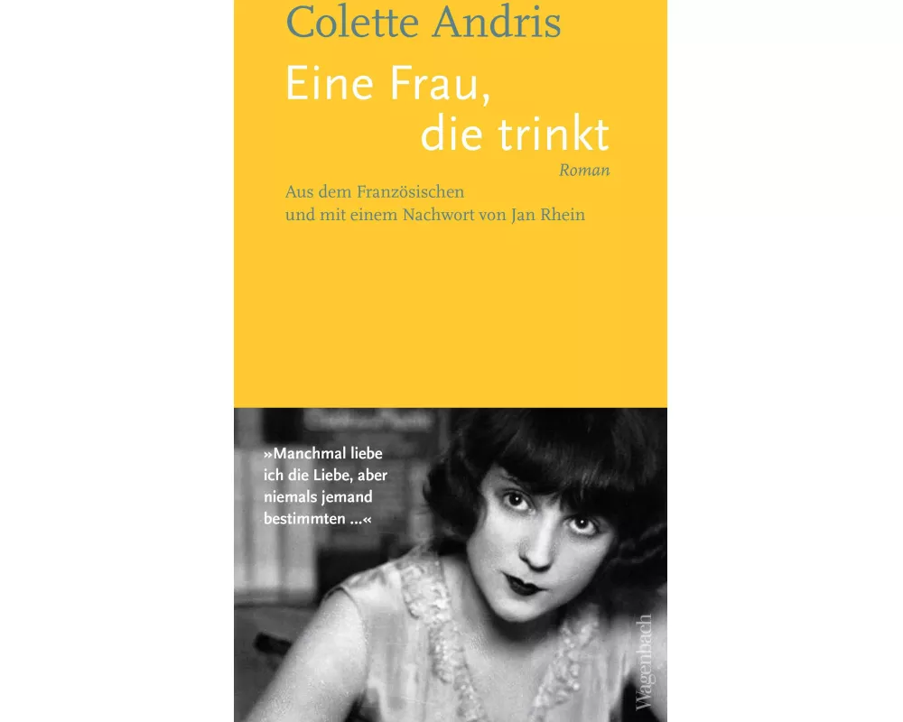 Eine Frau, die trinkt