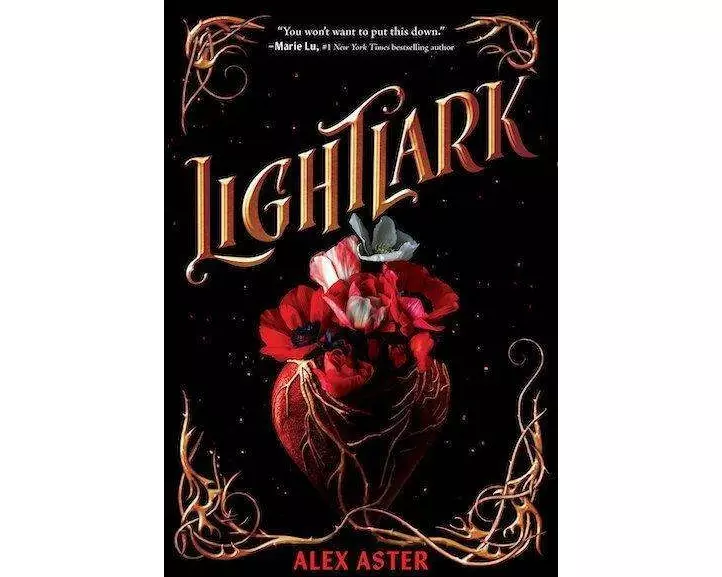 Lightlark (The Lightlark Saga Book 1)