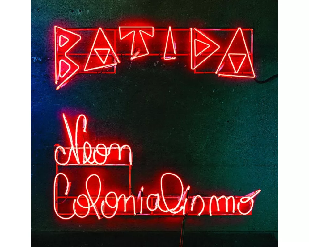 Neon Colonialismo