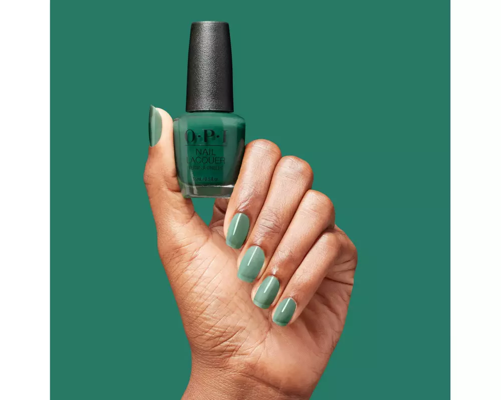 OPI Make 'Em Jelly Pose-in-ivy