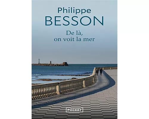 De là, on voit la mer