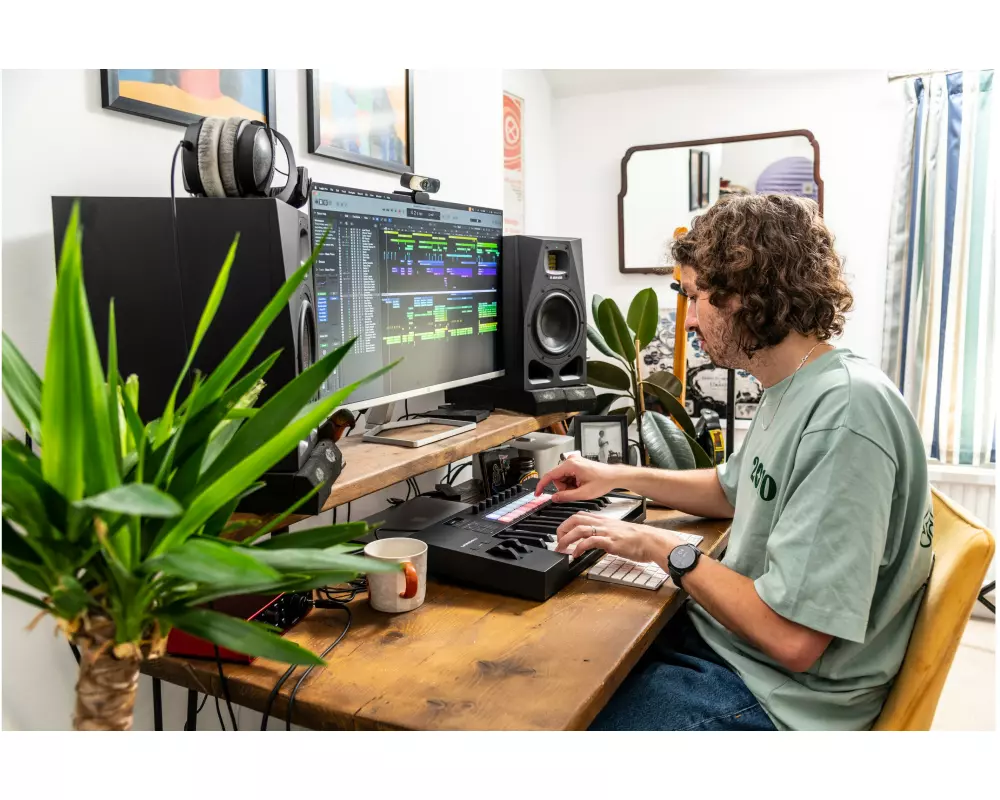 Novation Keyboard Controller Launchkey 25 Mk4