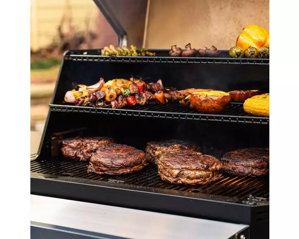 Masterbuilt Gravity Series 1050 Digitaler Holzkohlegrill + Smoker