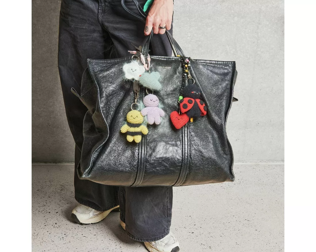 Ricorumi Häkelset "Schlüsselanhänger Chingu" - Sky, 9 Farben, 6 Schlüsselringe, Häkelnadel, Nähnadel, Anleitung D/GB/F/NL/ES