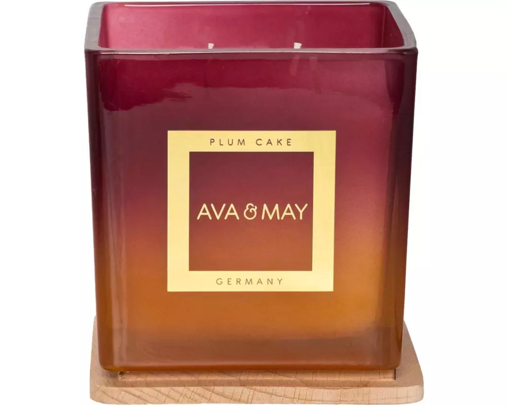 AVA & MAY Duftkerze Plum Cake, 450 g