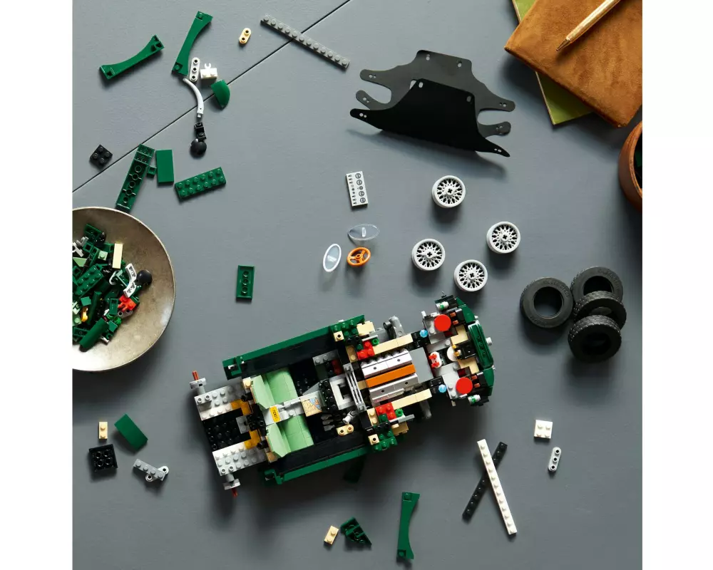 LEGO Icons Jaguar E-Type 11381