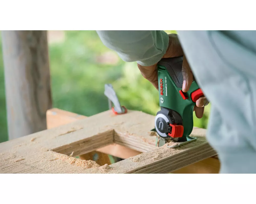 Bosch Akku-Handkreissäge UniversalCut 18 V-65 2.5 Ah