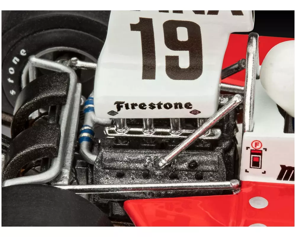 Revell Starter Kit Surtees TS16/03 1:32