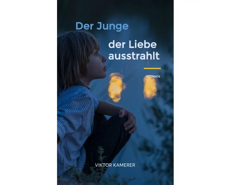 Der Junge der Liebe ausstrahlt