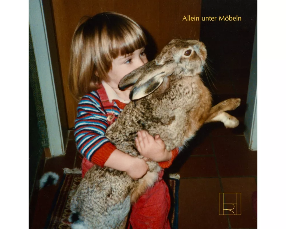 Allein Unter Möbeln