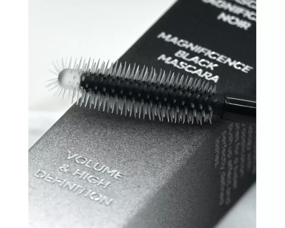 Yumi Beauty Magnificence Black Mascara 01 intense black