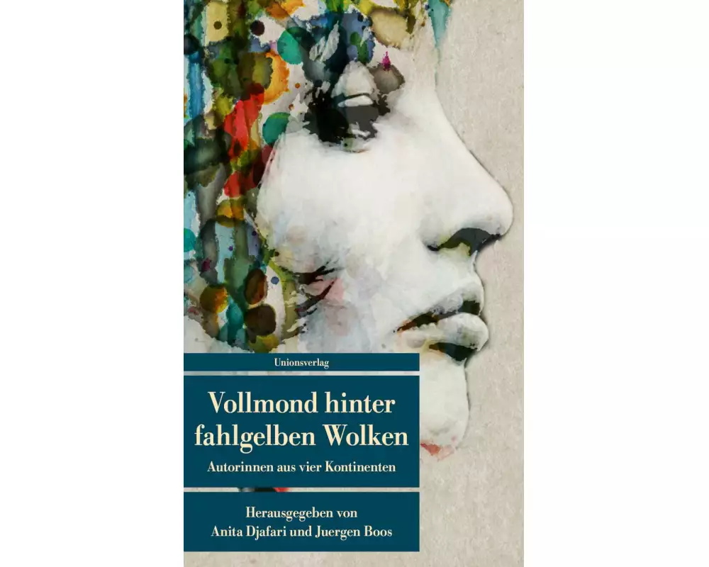 Vollmond hinter fahlgelben Wolken