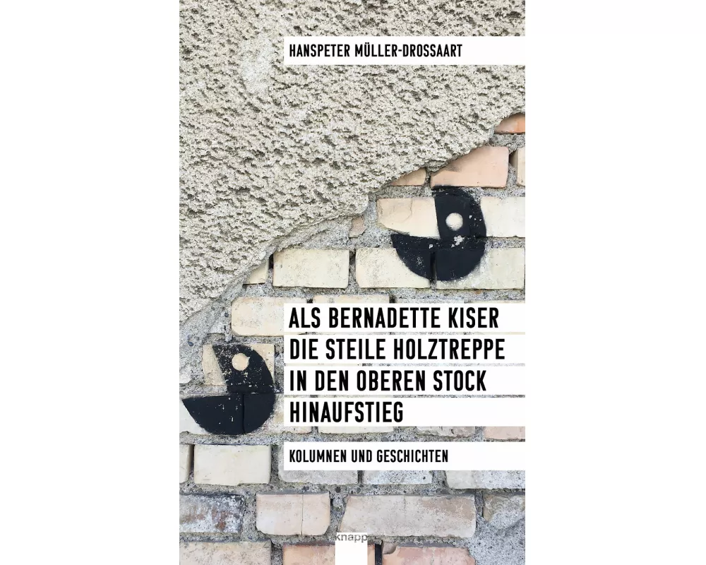Als Bernadette Kiser die steile Holztreppe in den oberen Stock hinaufstieg