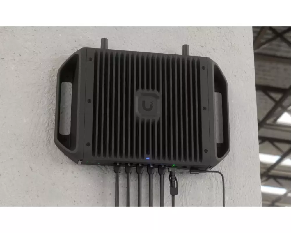 Ubiquiti Cloud Gateway Industrial UCG-Industrial 10 GbE PoE
