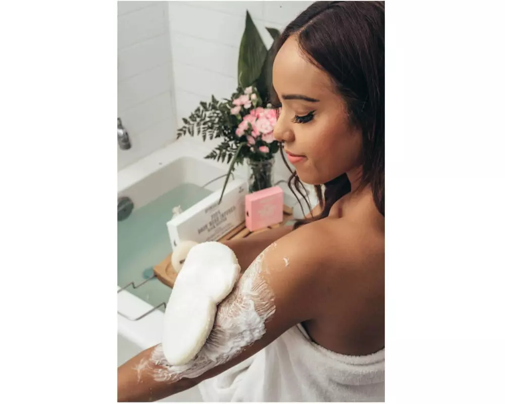 SPONGELLÉ Body Contouring Glove Lavender