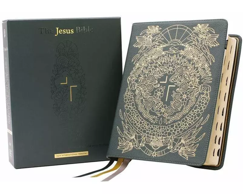 The Jesus Bible Artist Edition, Niv, (with Thumb Tabs to Help Locate the Books of the Bible), Genuine Leather, Calfskin, Green, Limited Edition, Thumb