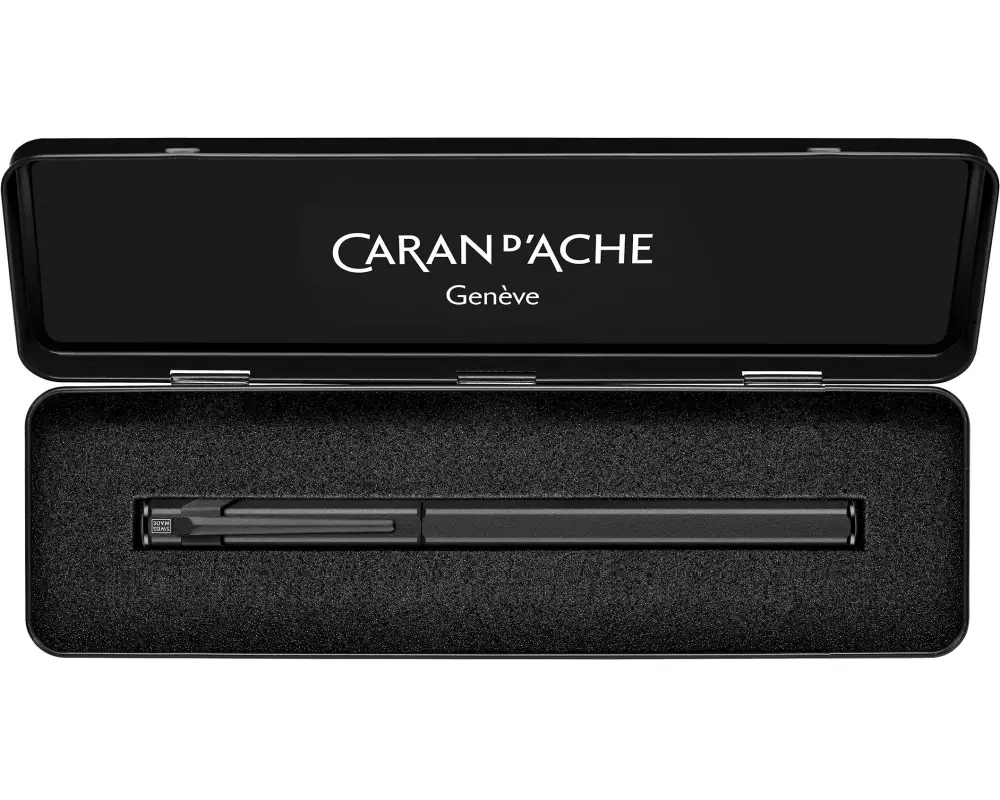 Caran d'Ache Füllfederhalter 849 Black Code 0.55 mm, Schwarz
