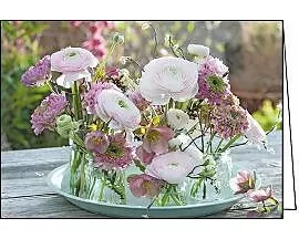 Doppelkarte. Ranunkeln in Gläsern