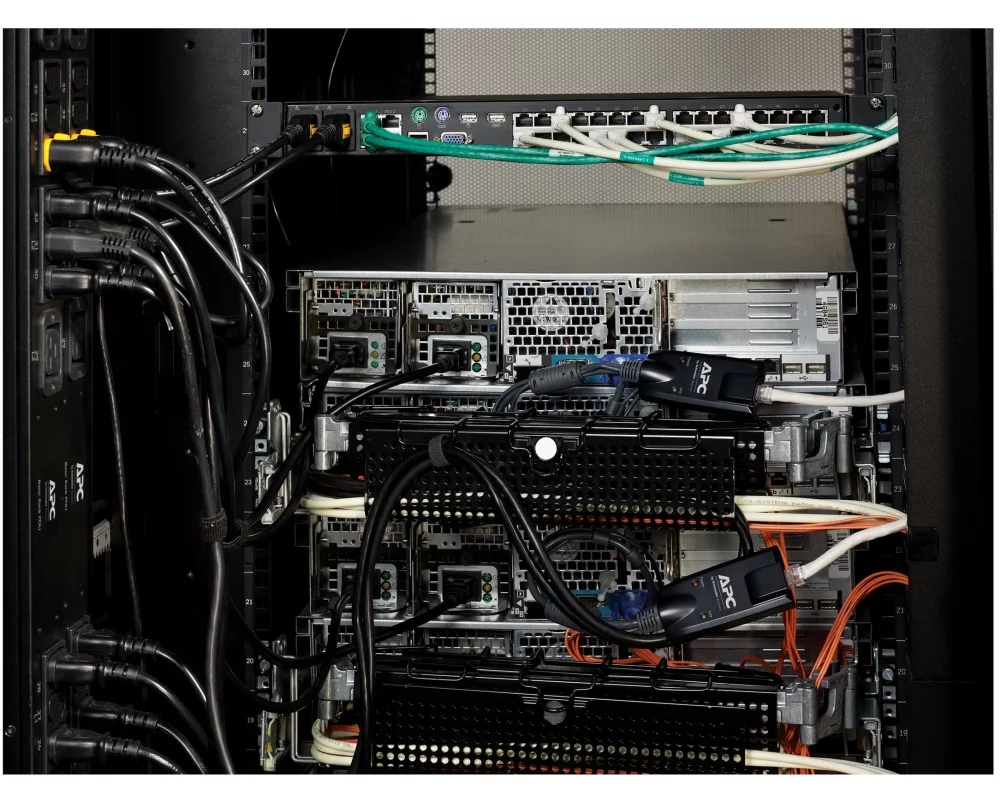 APC KVM PS/2 Server Module for VGA video, PS/2 keyboard and mouse