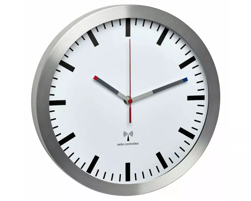 TFA Dostmann Funk-Wanduhr Silber, Ø 30 cm