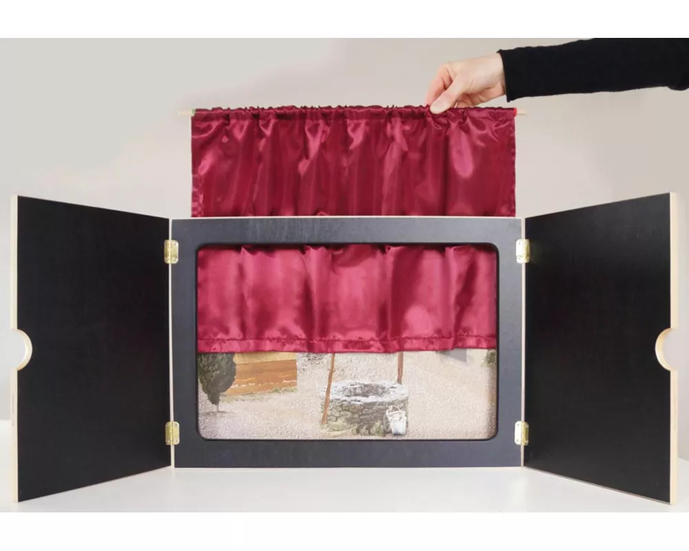 Vorhang "Mein Kamishibai" aus rotem Satin, geschmeidig und hochglänzend: Sorgt für authentische Theateratmosphäre oder Kinoflair