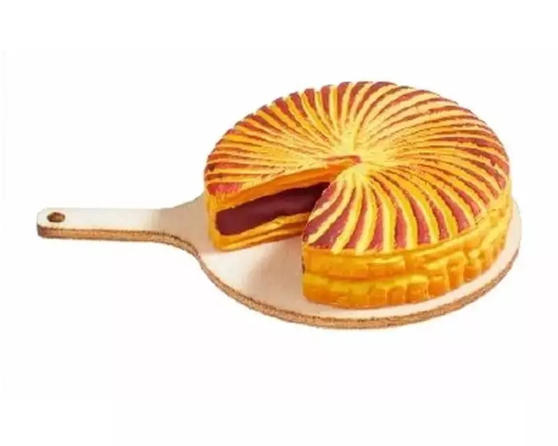 HobbyFun Mini-Lebensmittel Kuchen auf Holzbrett 3 cm