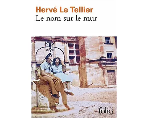 Le nom sur le mur