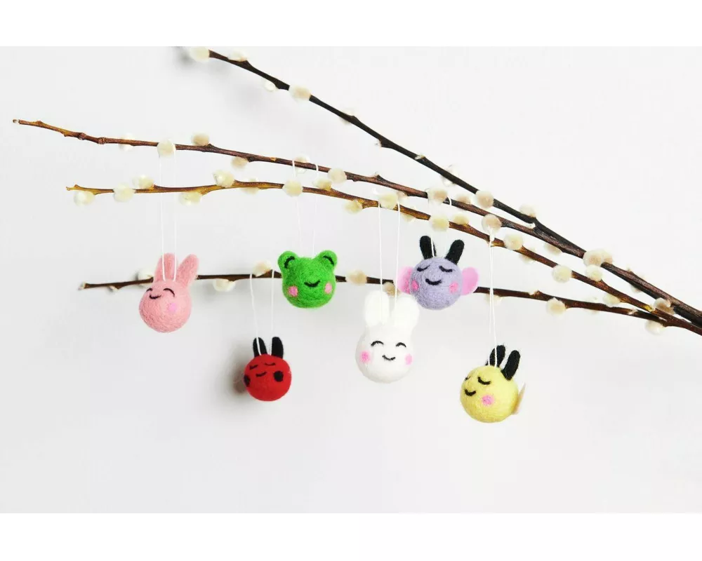 Anhänger Filz-Köpfe 3D, bunt, Schmetterling, Frosch, Hase weiß, Biene, Hase rosa, Marienkäfer, 3cm, 6 Stück
