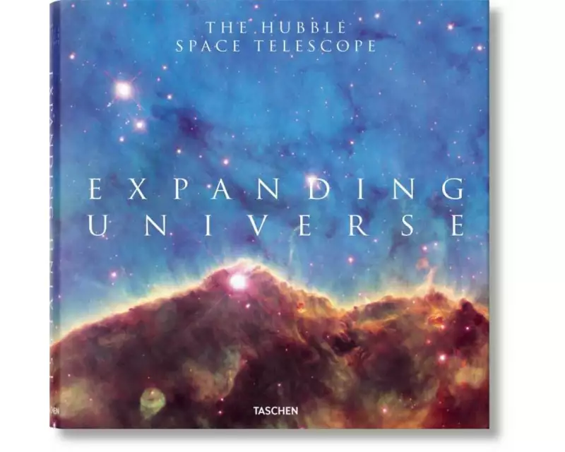 Expanding Universe. The Hubble Space Telescope