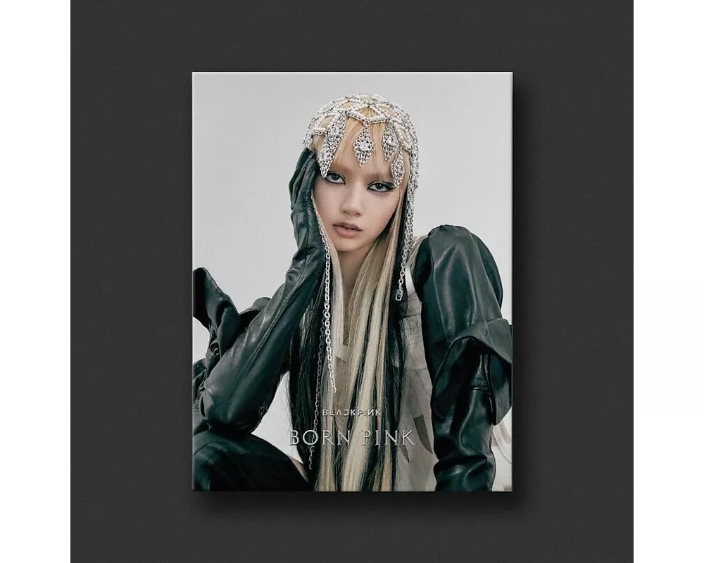 BORN PINK (Lisa Version)