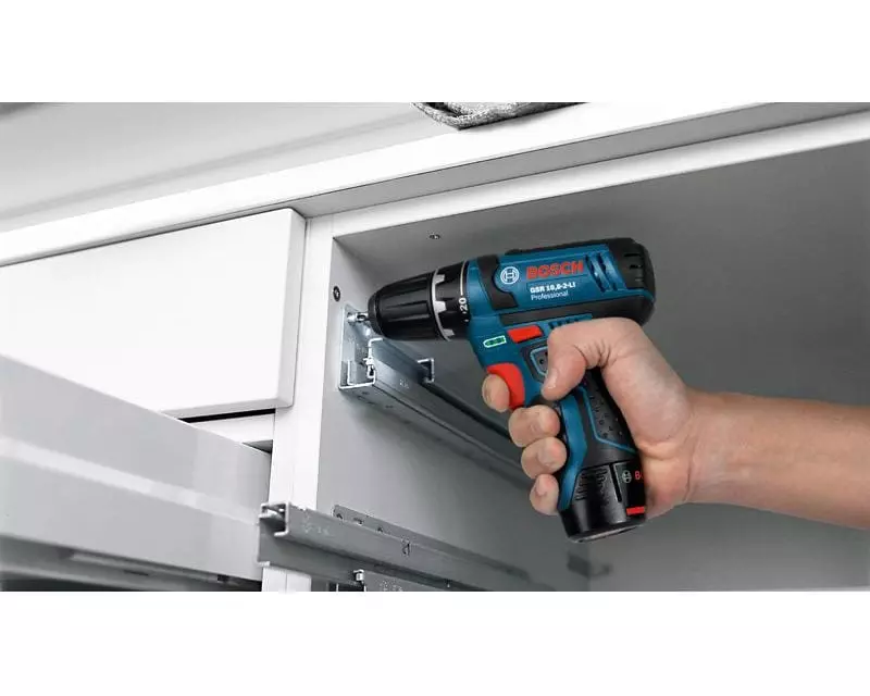 Bosch Professional Akku-Schlagbohrschrauber GSB 12 V-15 + 2x 2.0 Ah
