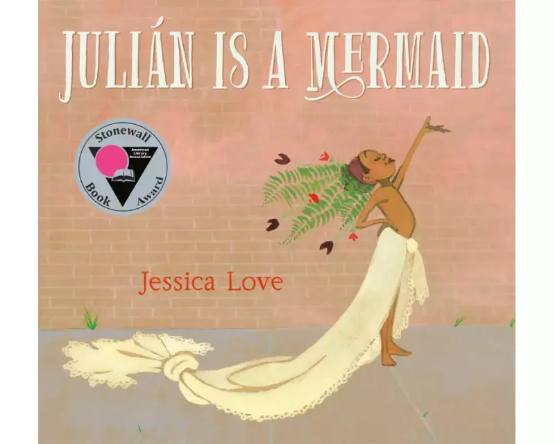 Julián Is a Mermaid