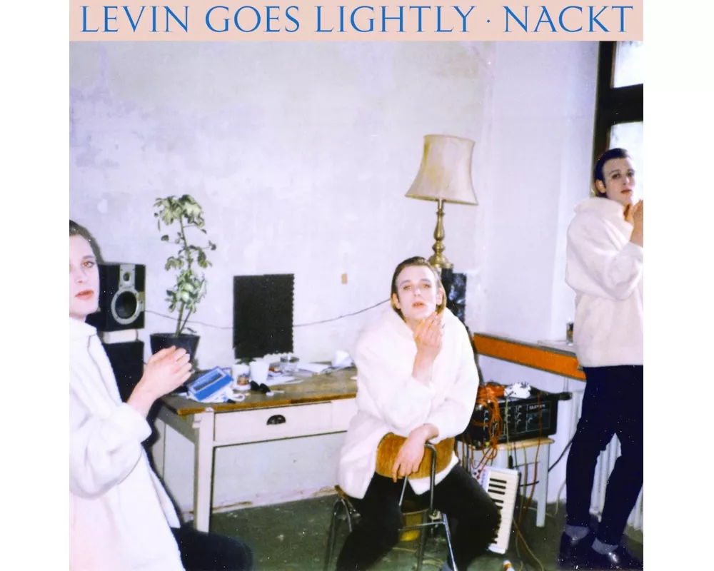 Nackt