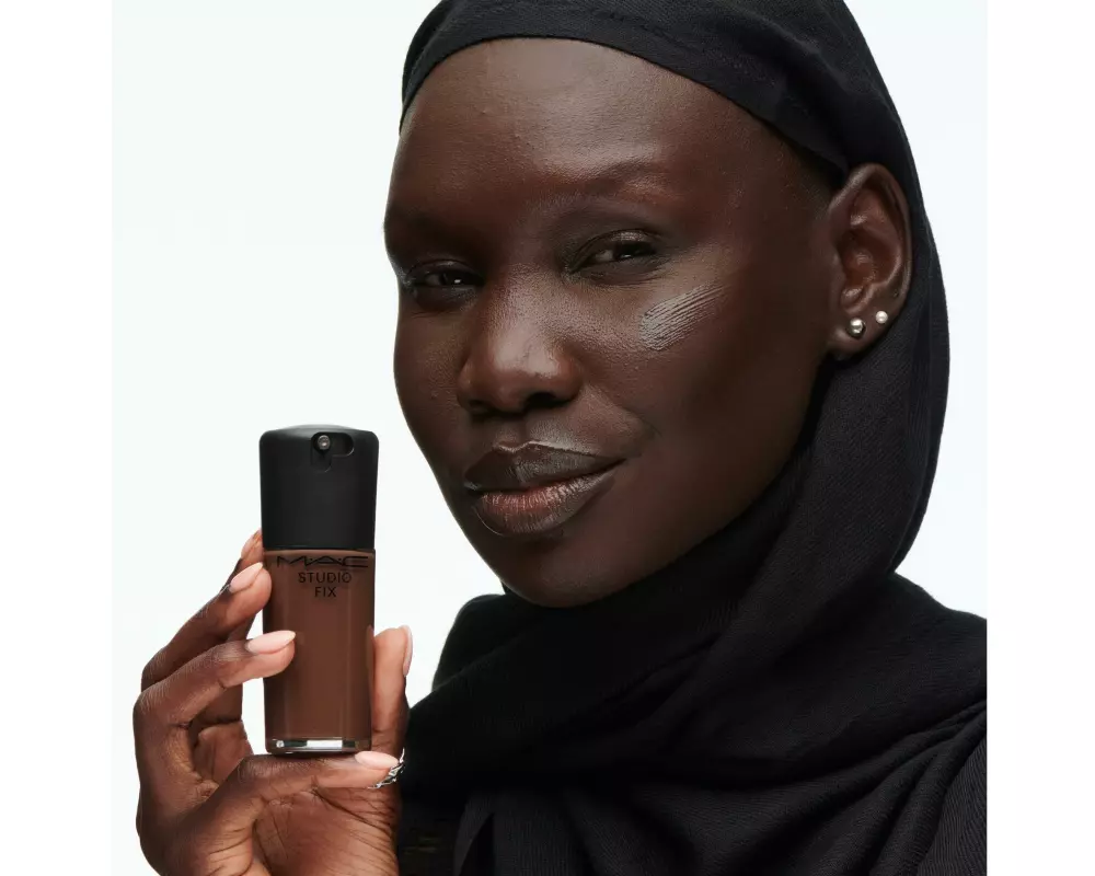 MAC Cosmetics Studio Fix Fluid SPF 15 Matte / Mini MAC Foundation NC44