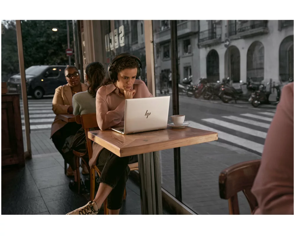 HP EliteBook 6 G1i 13 AI PC A37KVET