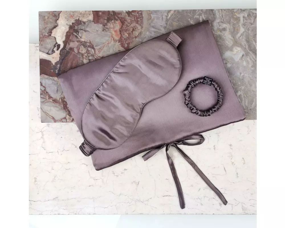 Ailoria Travel Set Tasche, Schlafmaske & Scrunchie, S, Seide, Lila