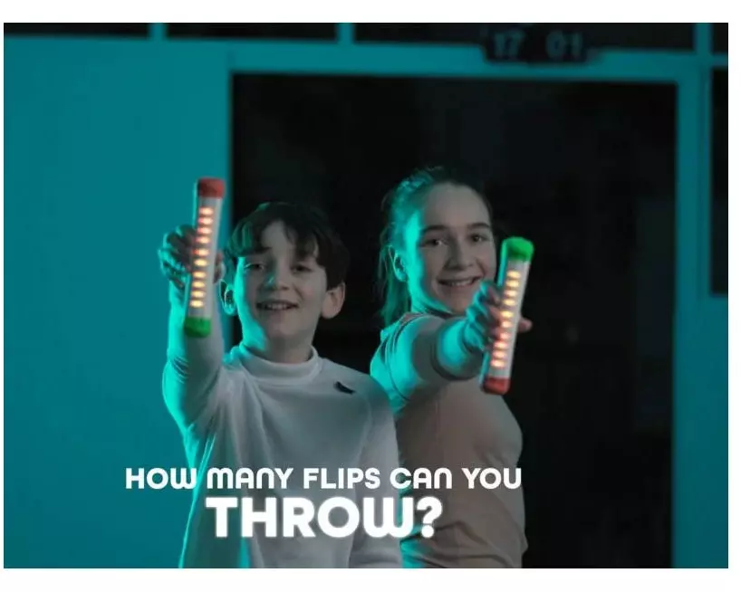 Stickflip Familienspiel Stickflip – flip, Catch, Levelup